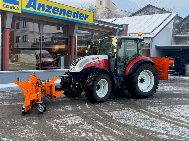 Kommunaltechnik bei Automobile Gruber in Tann Bild: Kommunaltechnik bei Automobile Gruber in Tann
