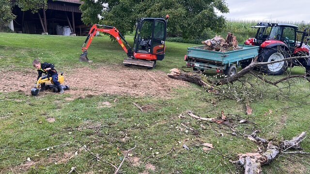 Kommunaltechnik bei Automobile Gruber in Tann Bild: Kommunaltechnik bei Automobile Gruber in Tann