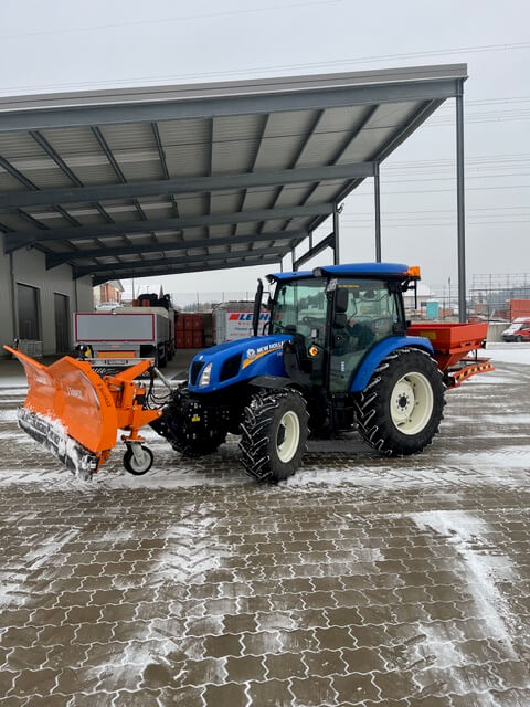 Kommunaltechnik bei Automobile Gruber in Tann Bild: Kommunaltechnik bei Automobile Gruber in Tann
